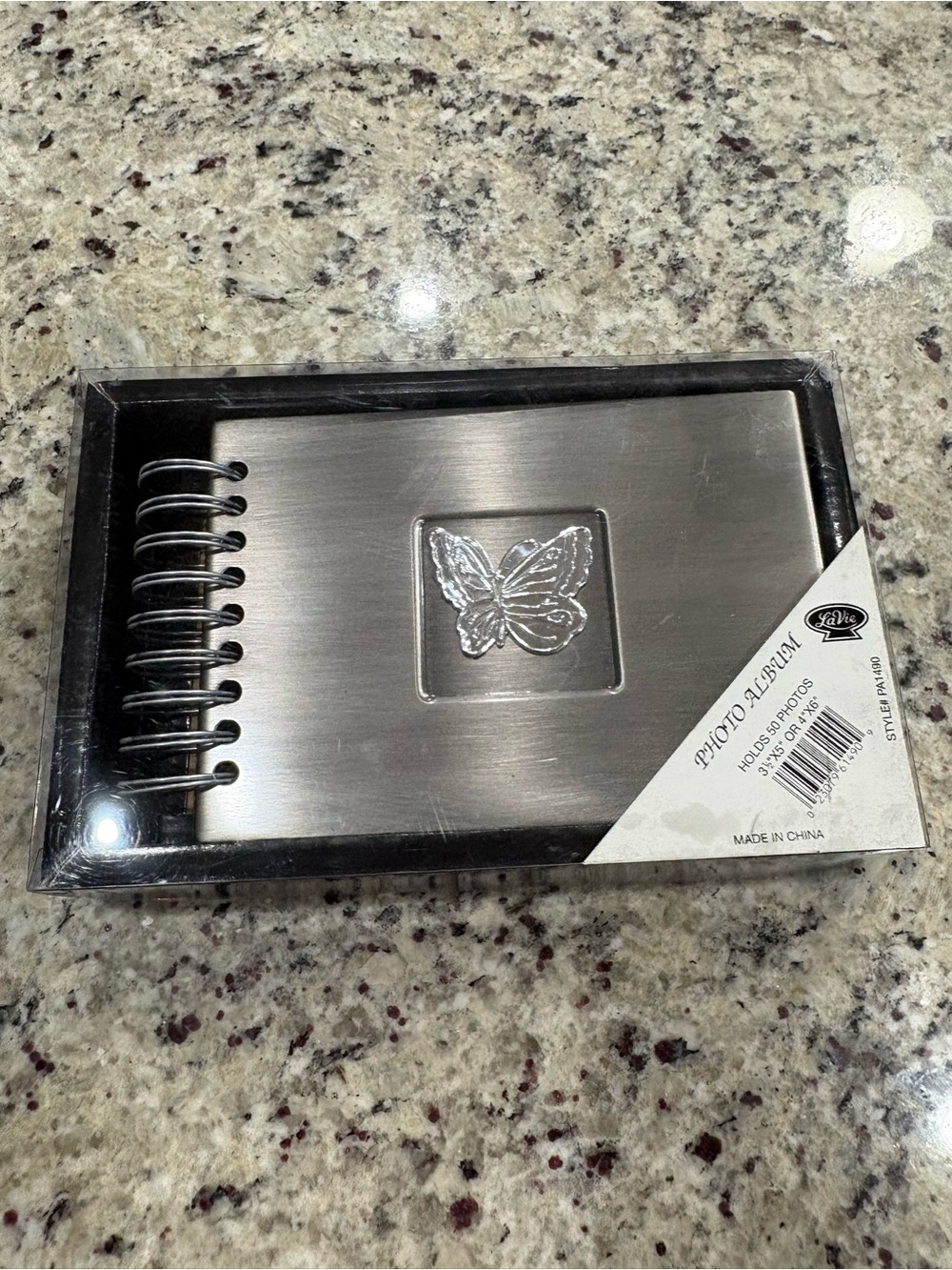 LaVie silver metal with butterfly 4x6 photo album New in box